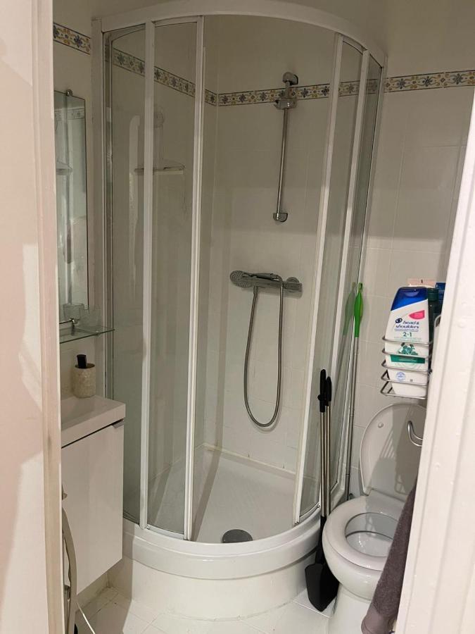 Location Studio Apartment Париж Екстериор снимка